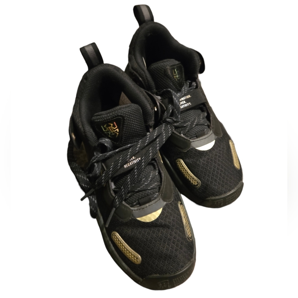 Adidas D.O.N. Issue 3 Basketball Shoes